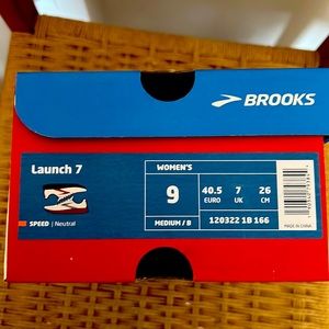 Brooks Launch 7 size 9 American edition
